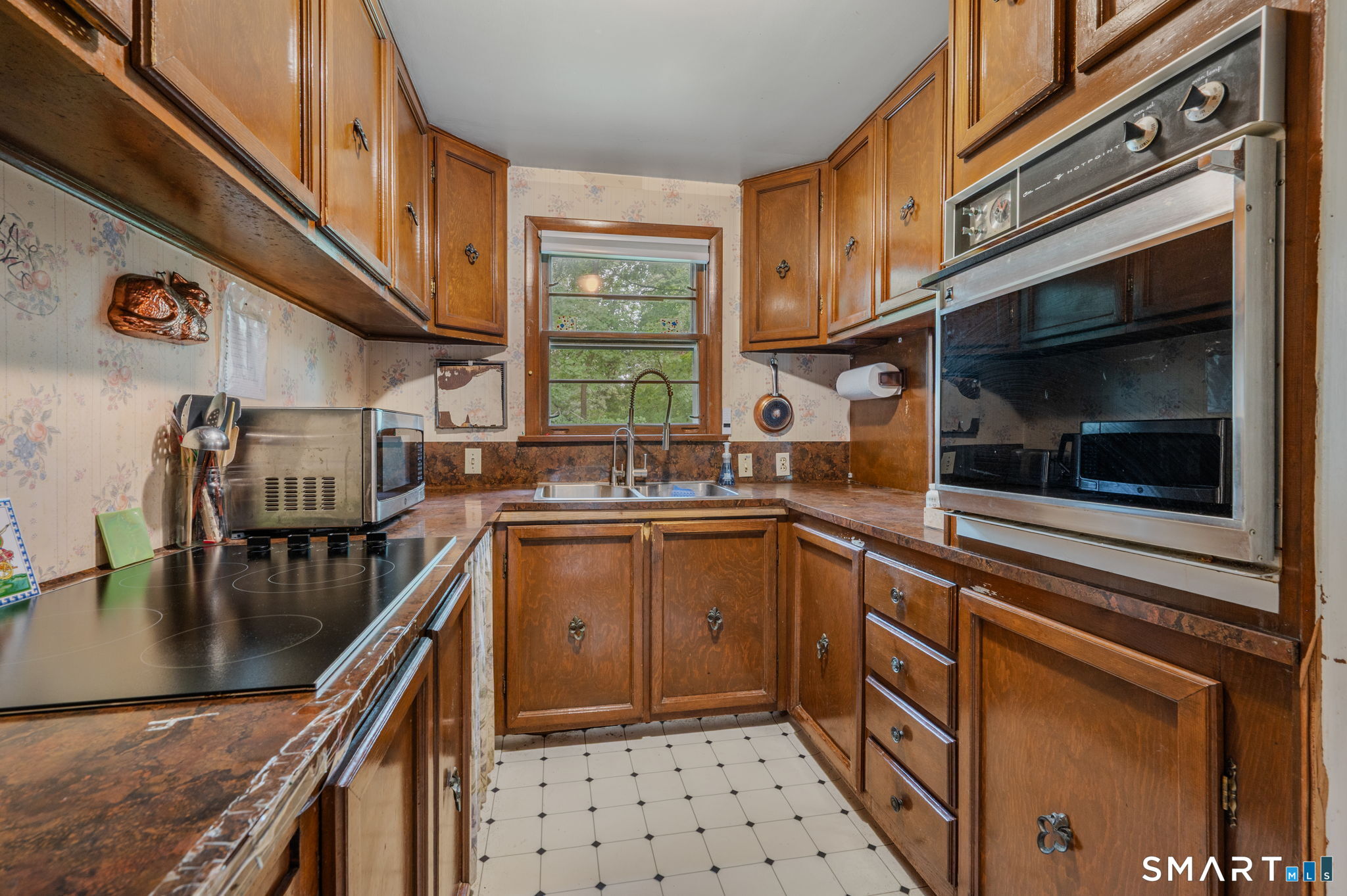 4 Marilyn Road Waterford CT 06385