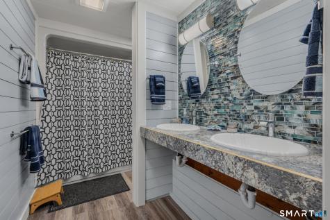 4 Marilyn Road Waterford CT 06385