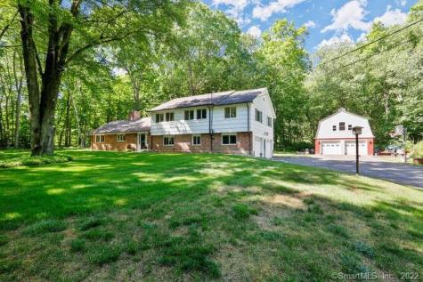 11 Silversmith Lane Redding CT 06896