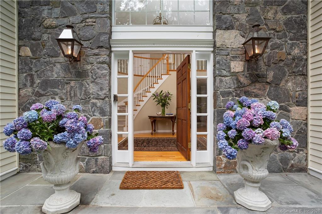 280 Brambley Hedge Circle Fairfield CT 06824