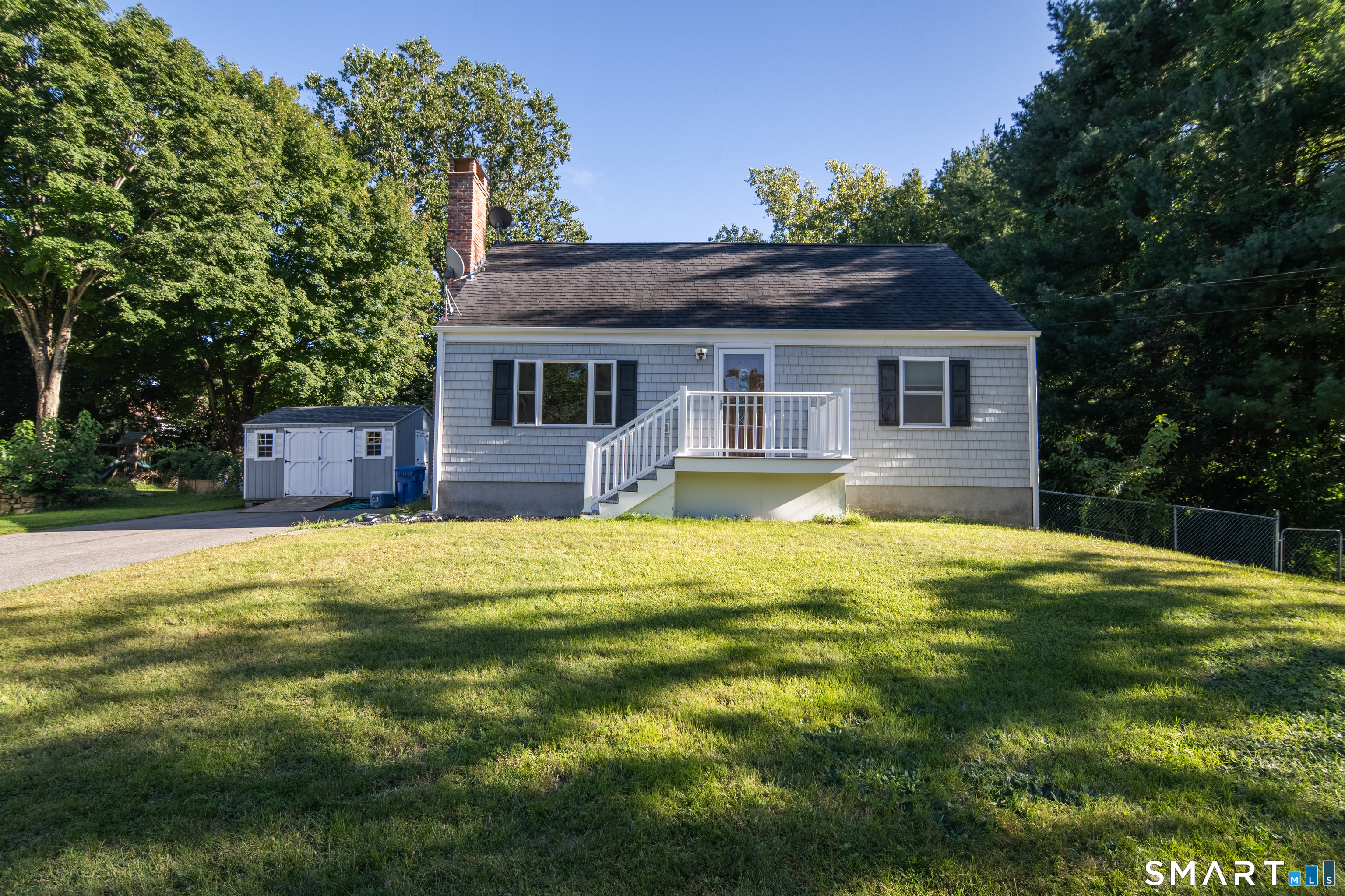 27 New York Road Montville CT 06370