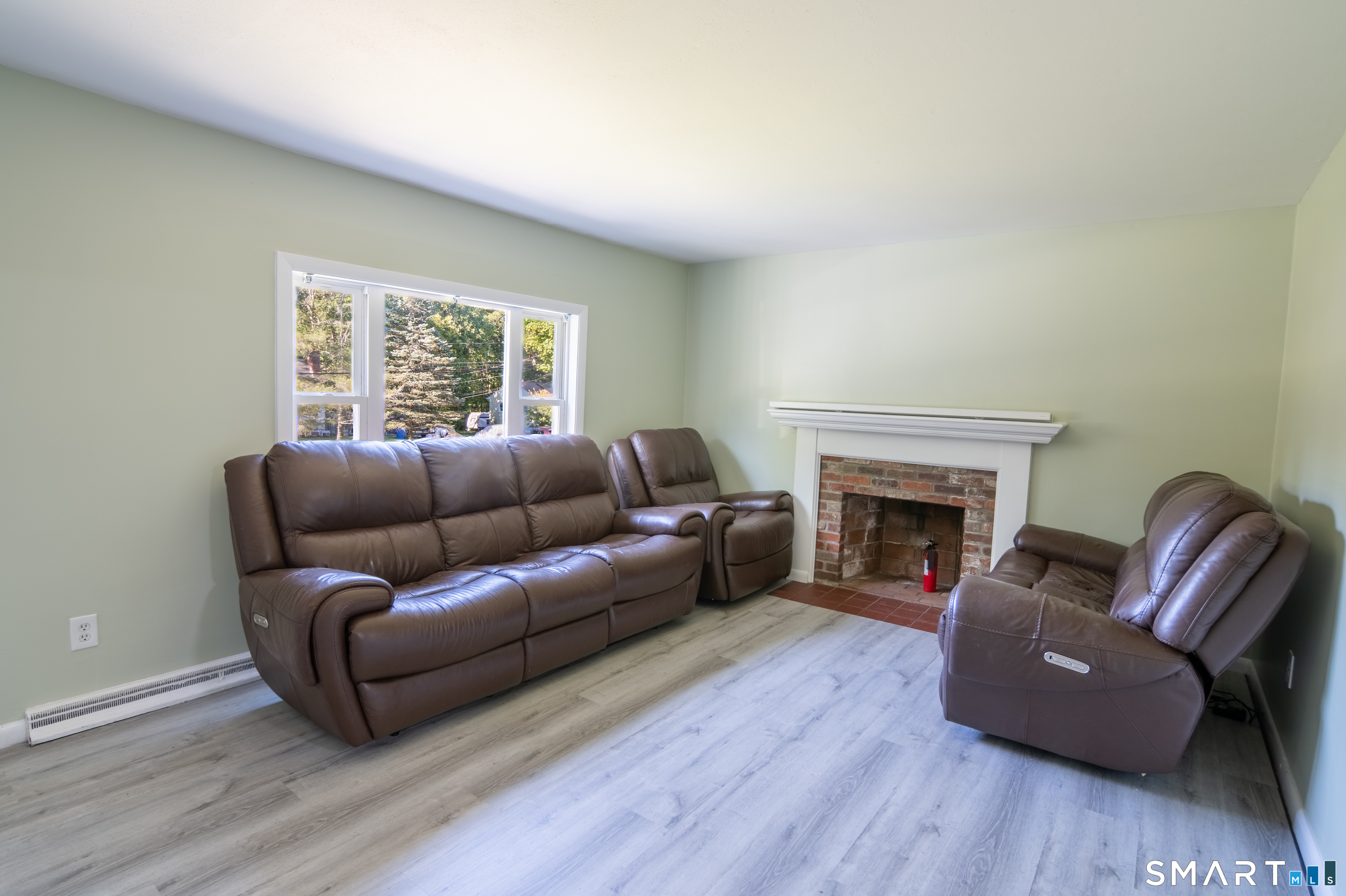 27 New York Road Montville CT 06370