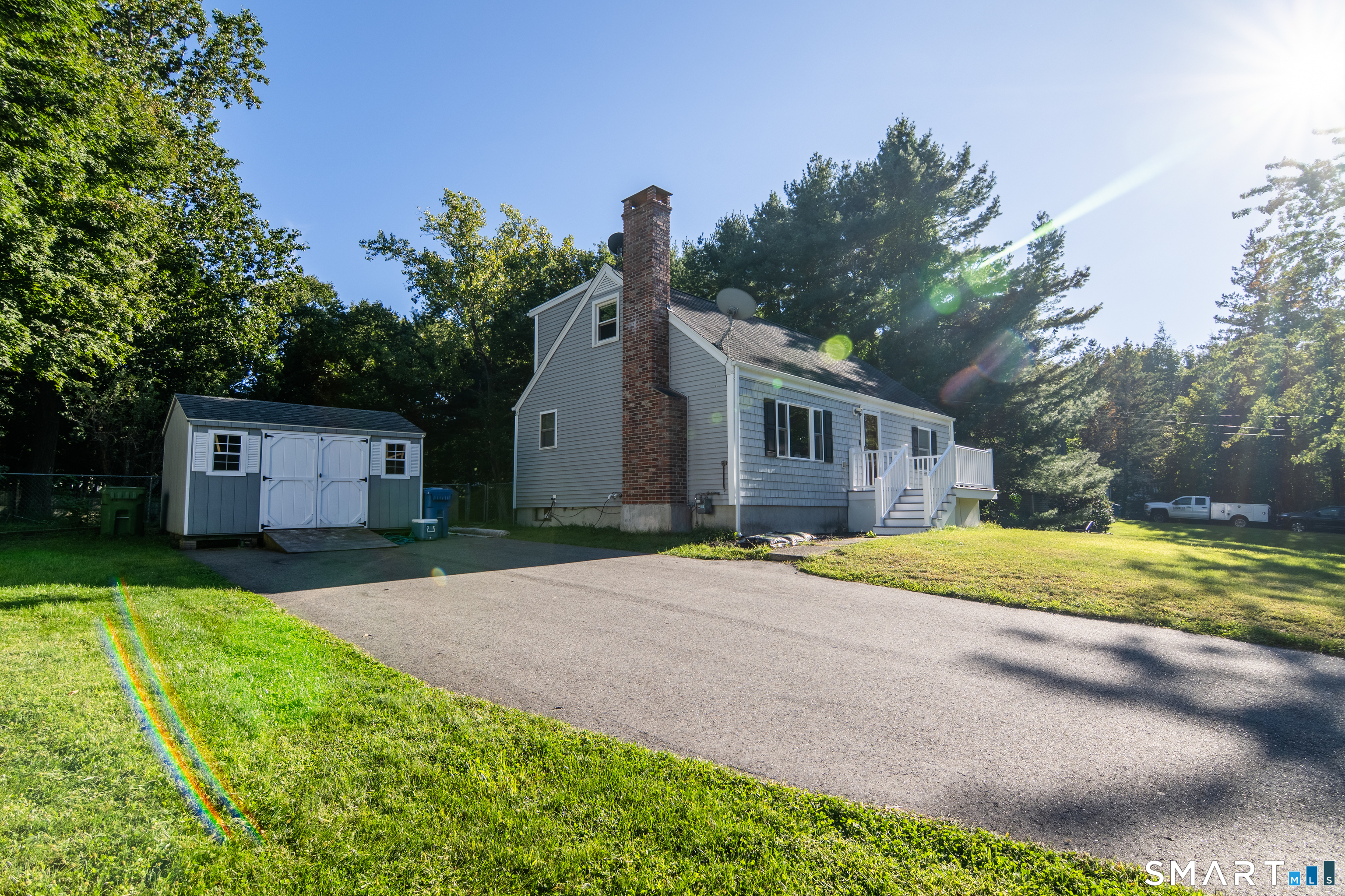 27 New York Road Montville CT 06370