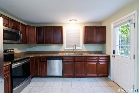 27 New York Road Montville CT 06370