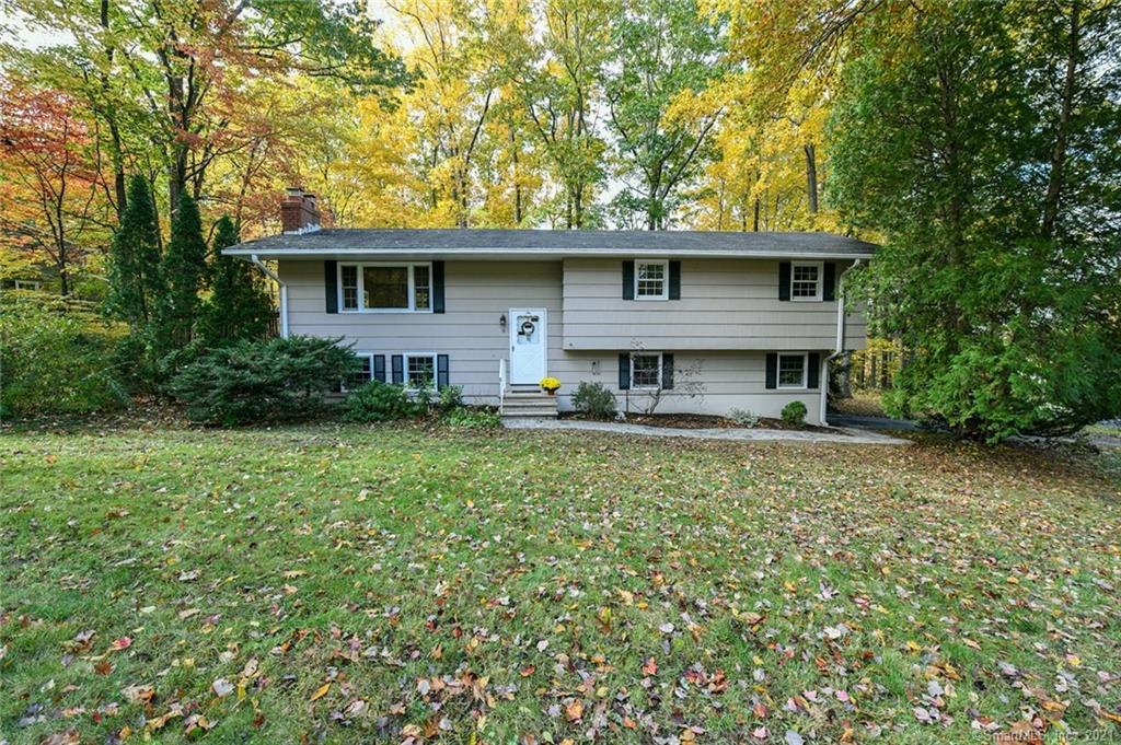 6 Stonehenge Place Watertown CT 06795