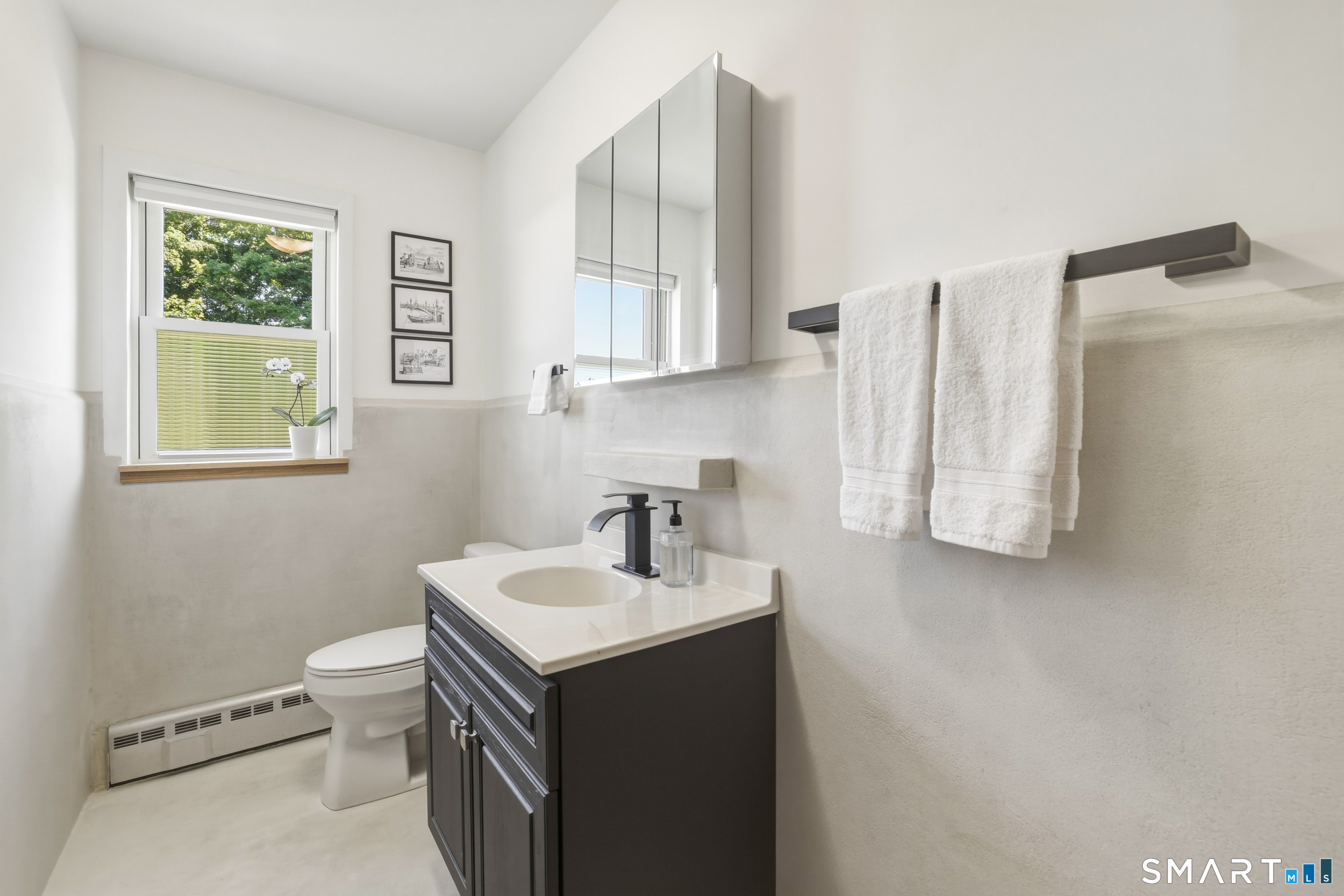 24 Crown Street Trumbull CT 06611
