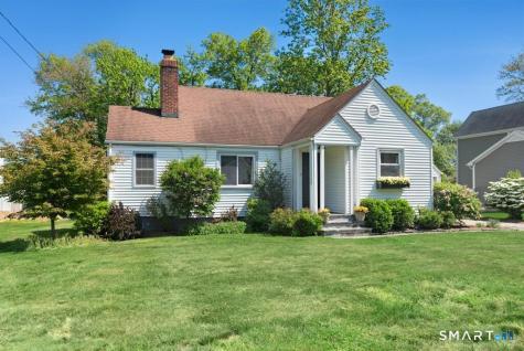 22 Country Lane Trumbull CT 06611