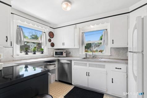 22 Country Lane Trumbull CT 06611