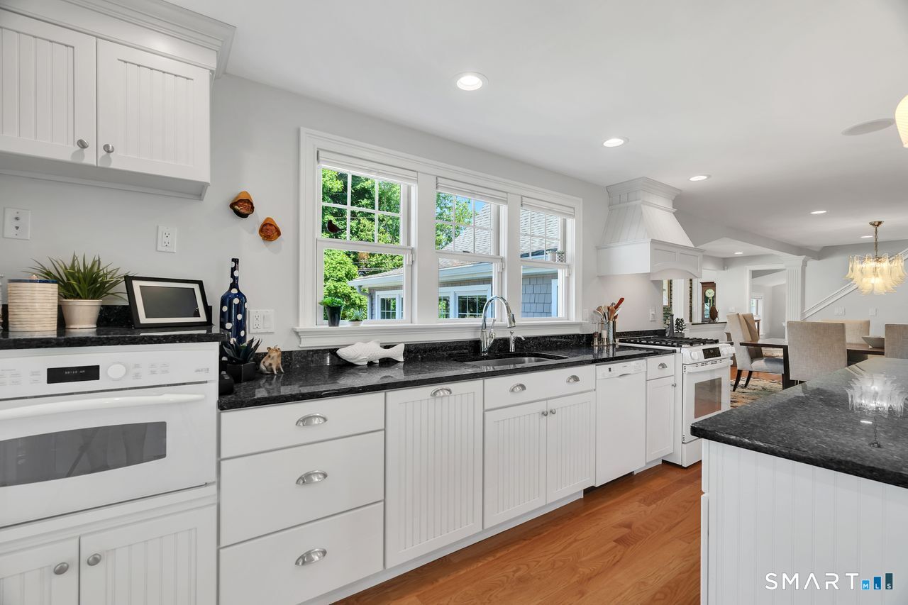 8 Owaneco Trail Old Saybrook CT 06475