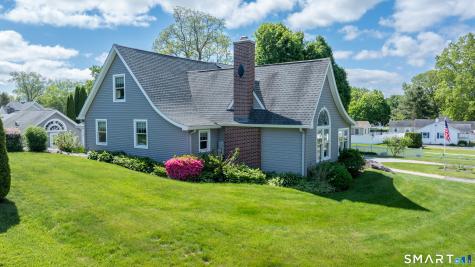 8 Owaneco Trail Old Saybrook CT 06475