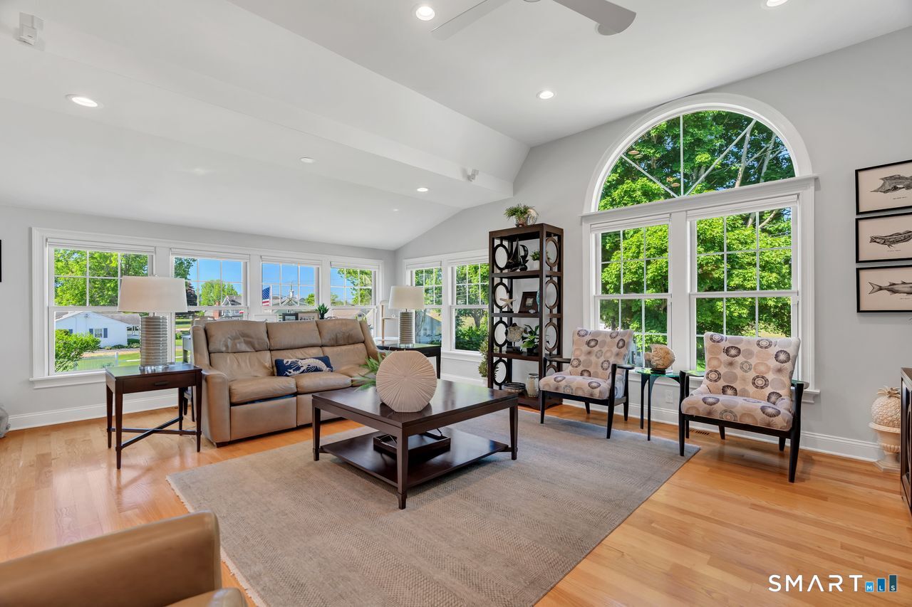 8 Owaneco Trail Old Saybrook CT 06475