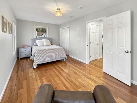 276 Niantic River Road Waterford CT 06385