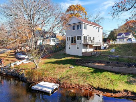 276 Niantic River Road Waterford CT 06385