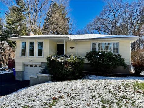 315 Dunbar Hill Road Hamden CT 06514