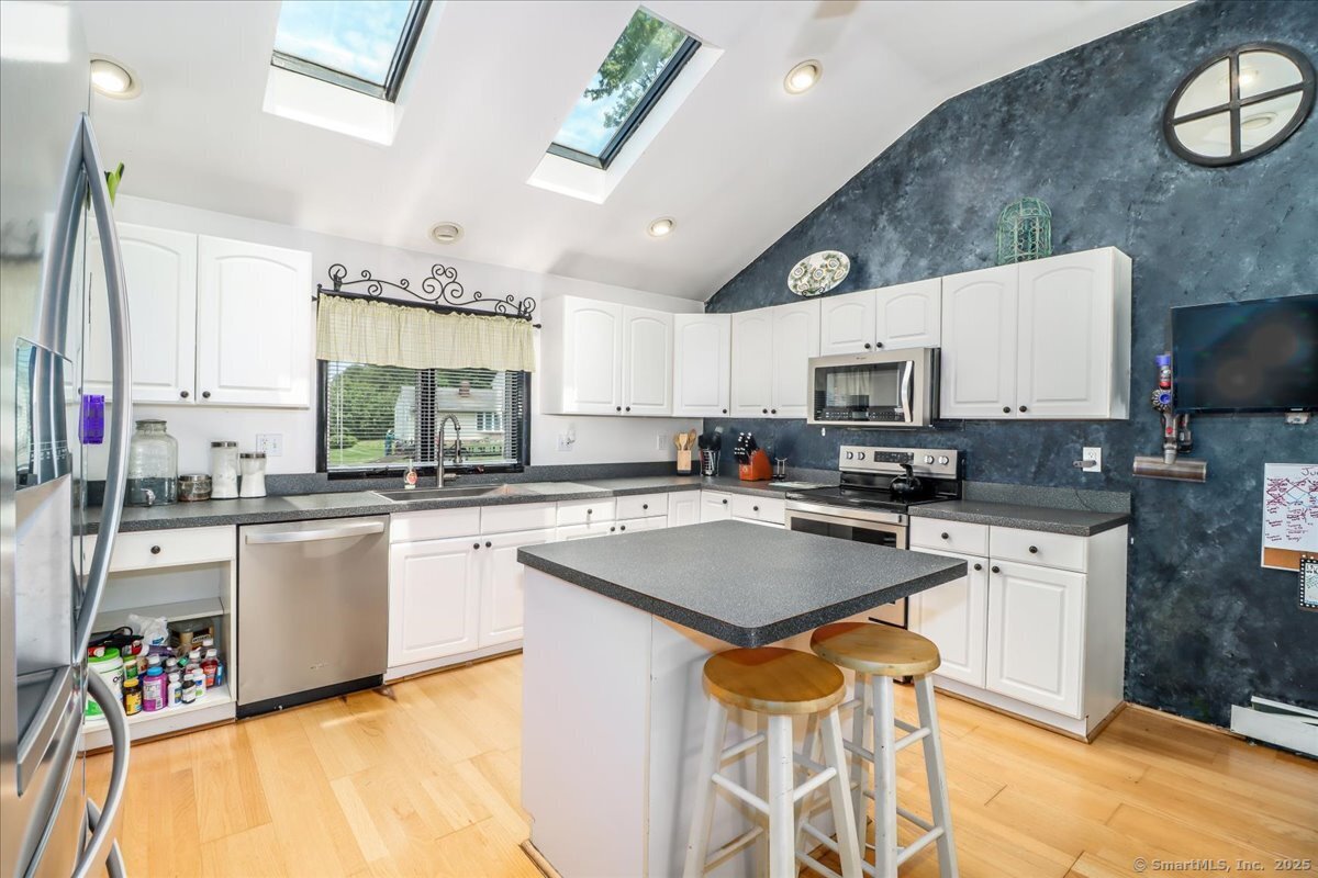 22 Woodview Drive Brookfield CT 06804