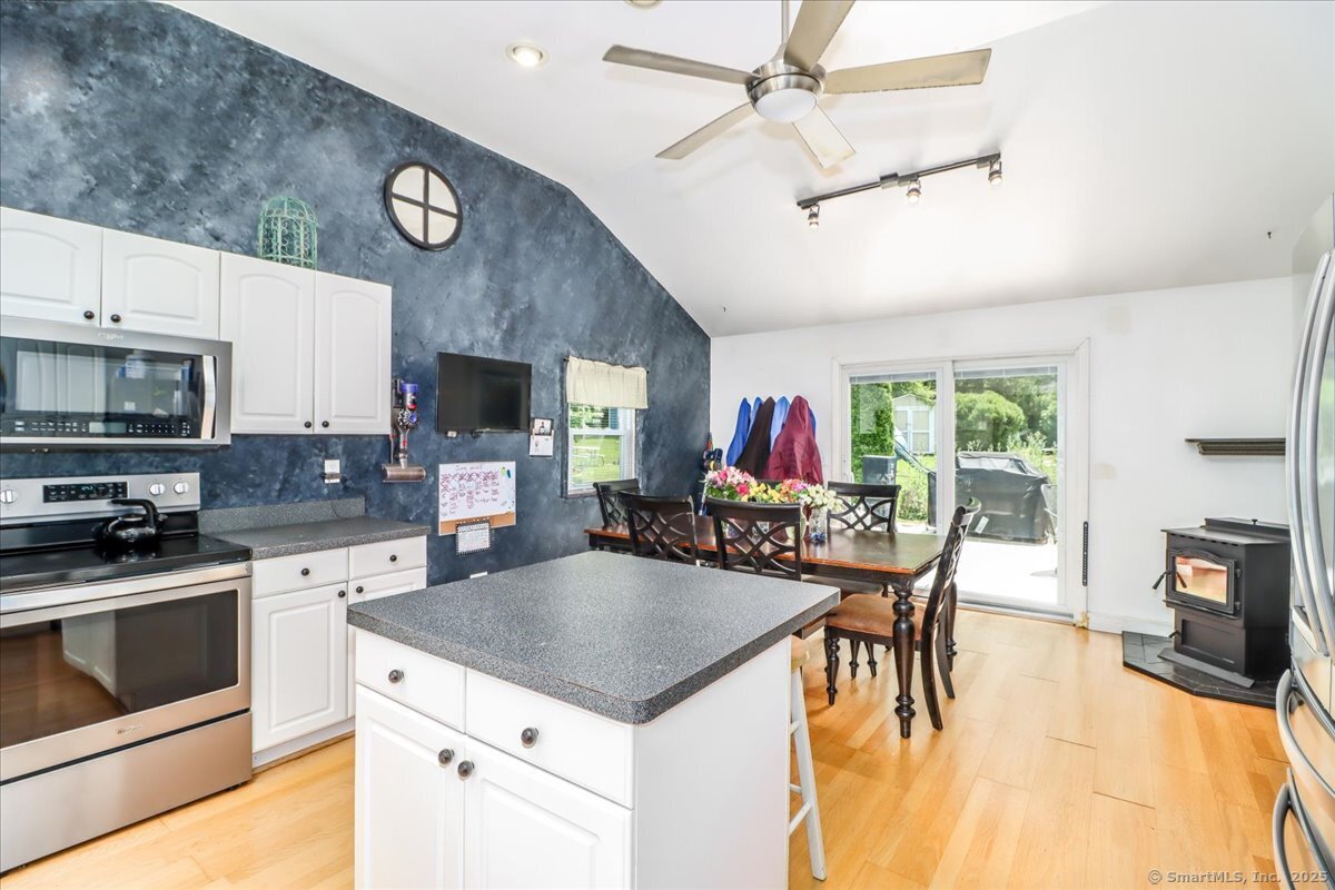 22 Woodview Drive Brookfield CT 06804