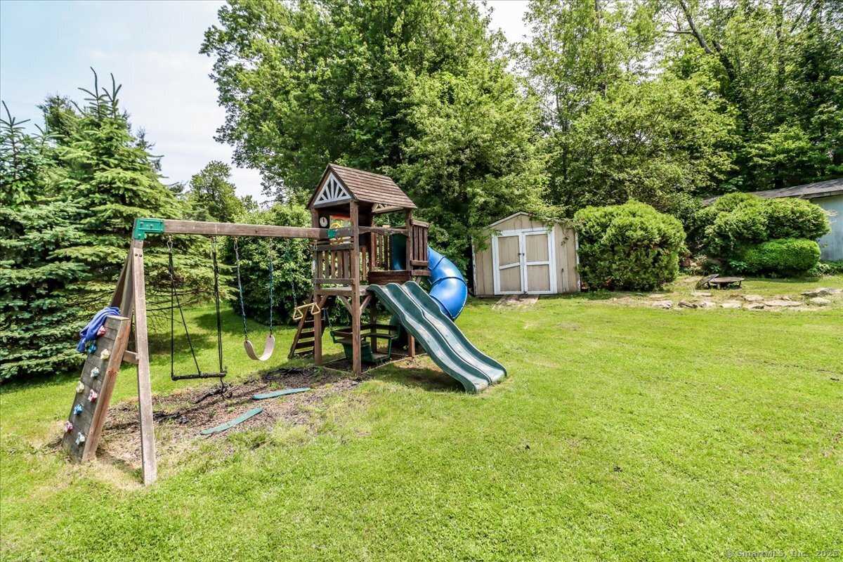 22 Woodview Drive Brookfield CT 06804