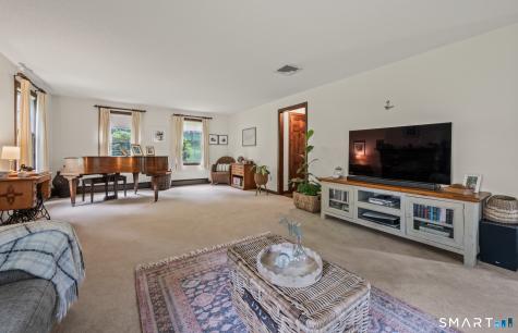 39 Old Carriage Road Portland CT 06480