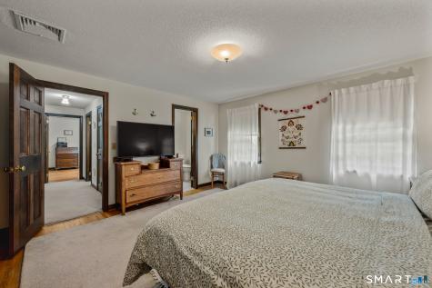 39 Old Carriage Road Portland CT 06480