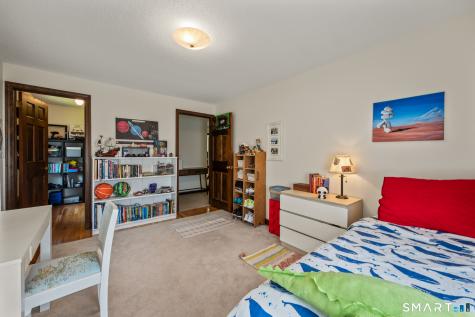 39 Old Carriage Road Portland CT 06480