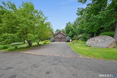 39 Old Carriage Road Portland CT 06480