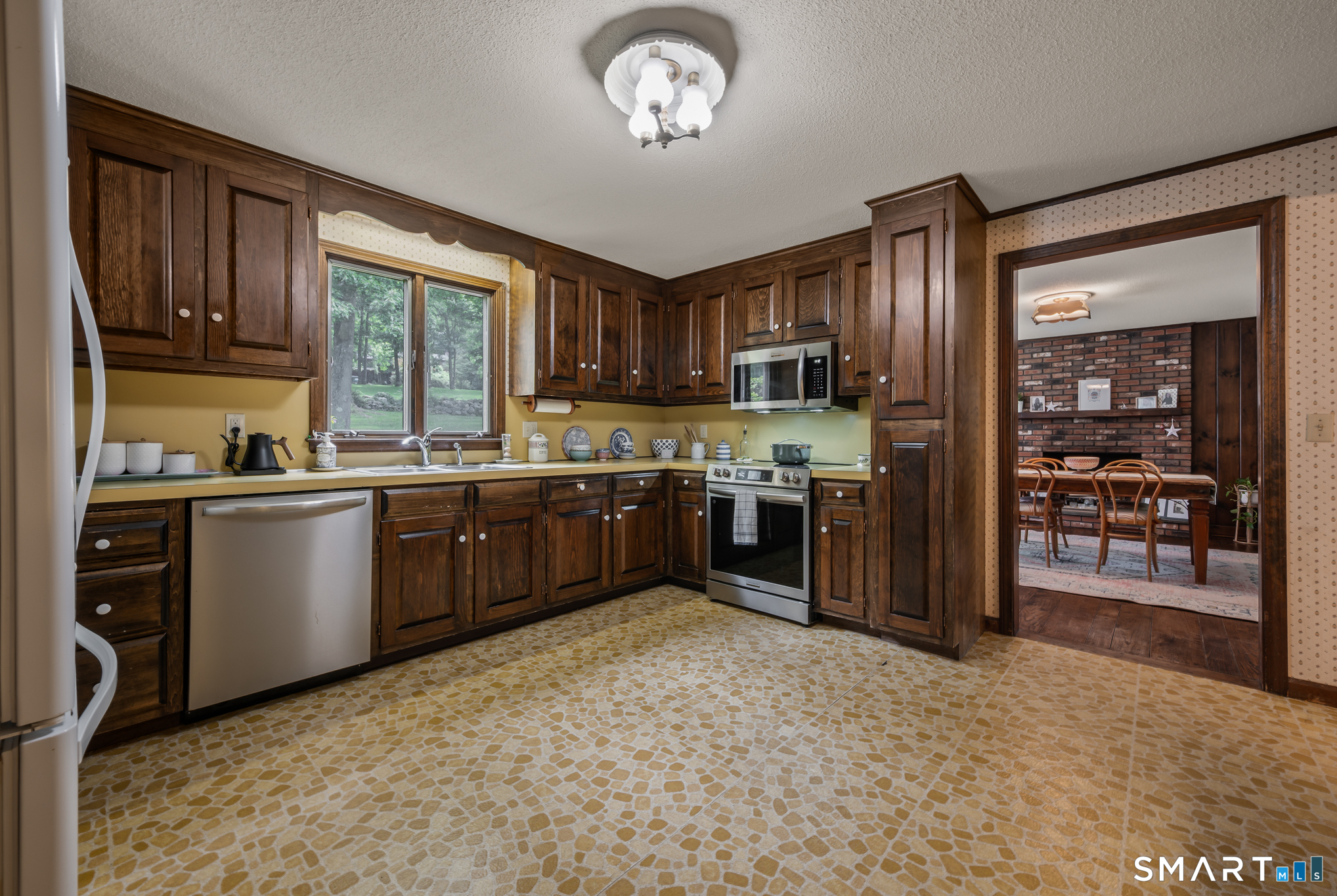 39 Old Carriage Road Portland CT 06480