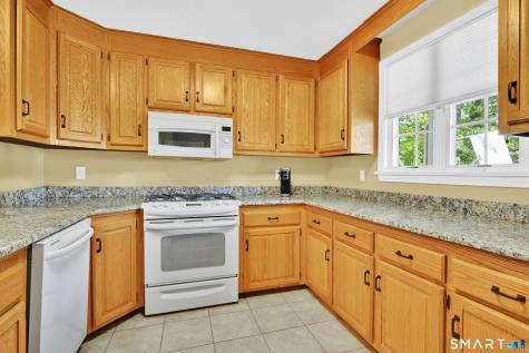 40 Kathleen Way Manchester CT 06042