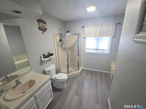 18 North Lake Shore Drive Brookfield CT 06804