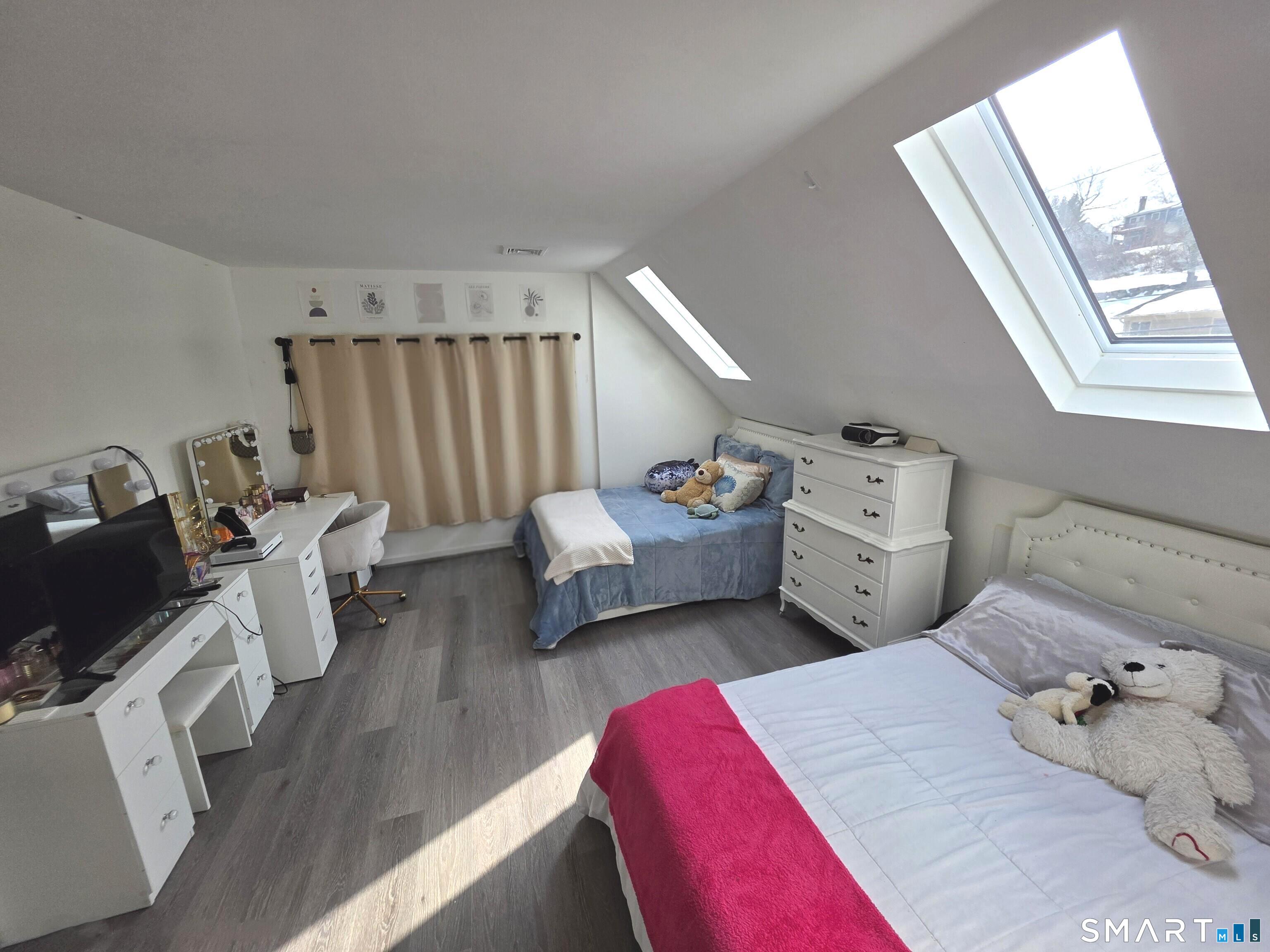 18 North Lake Shore Drive Brookfield CT 06804