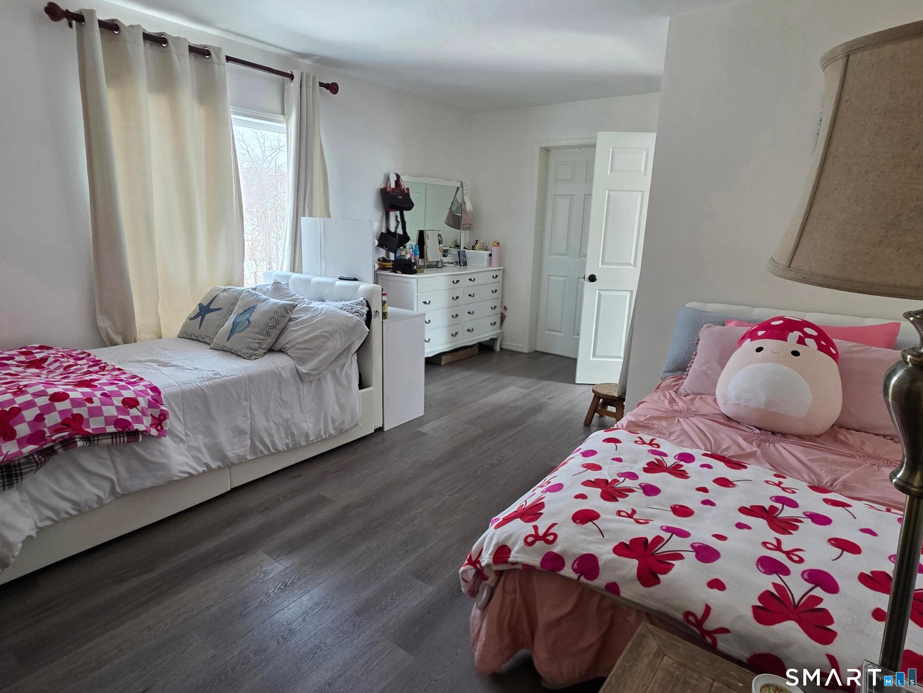 18 North Lake Shore Drive Brookfield CT 06804