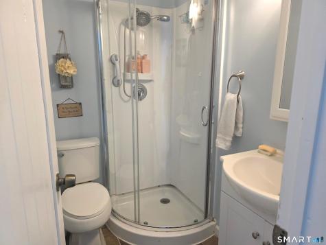 18 North Lake Shore Drive Brookfield CT 06804