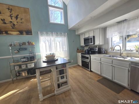 18 North Lake Shore Drive Brookfield CT 06804