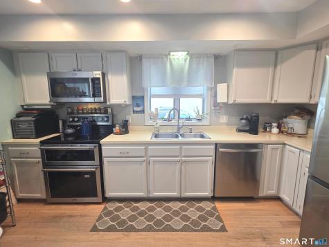 18 North Lake Shore Drive Brookfield CT 06804