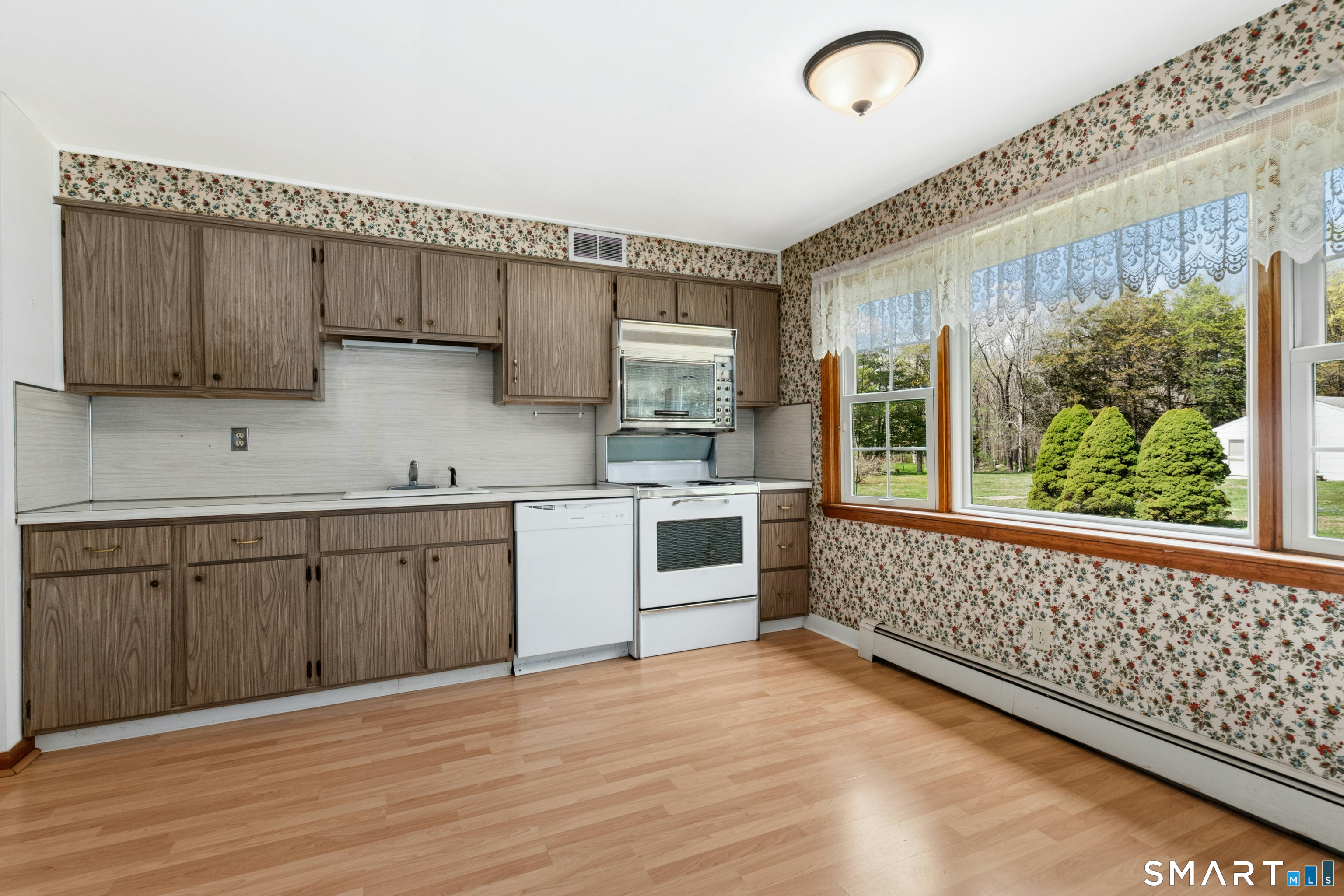 2010 North Street Fairfield CT 06824