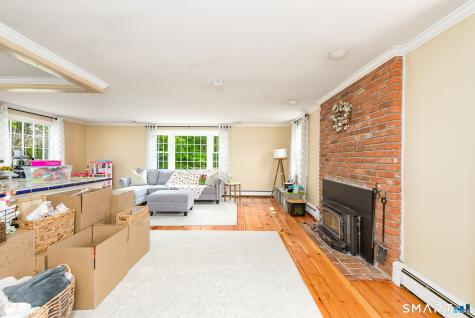 4 Lenora Drive Simsbury CT 06092