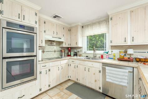 4 Lenora Drive Simsbury CT 06092