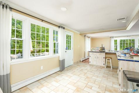 4 Lenora Drive Simsbury CT 06092