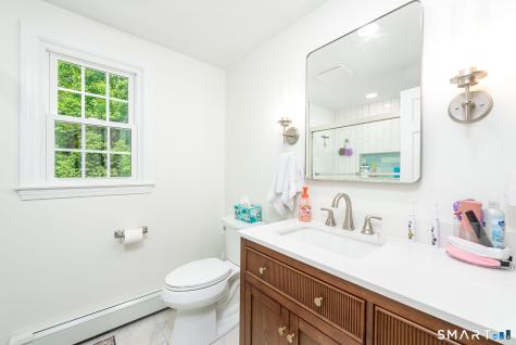 4 Lenora Drive Simsbury CT 06092