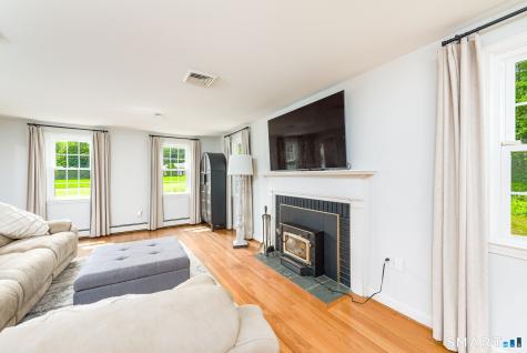 4 Lenora Drive Simsbury CT 06092