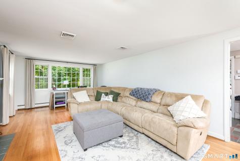 4 Lenora Drive Simsbury CT 06092