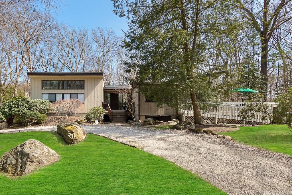 27 Greenlea Lane Weston CT 06883