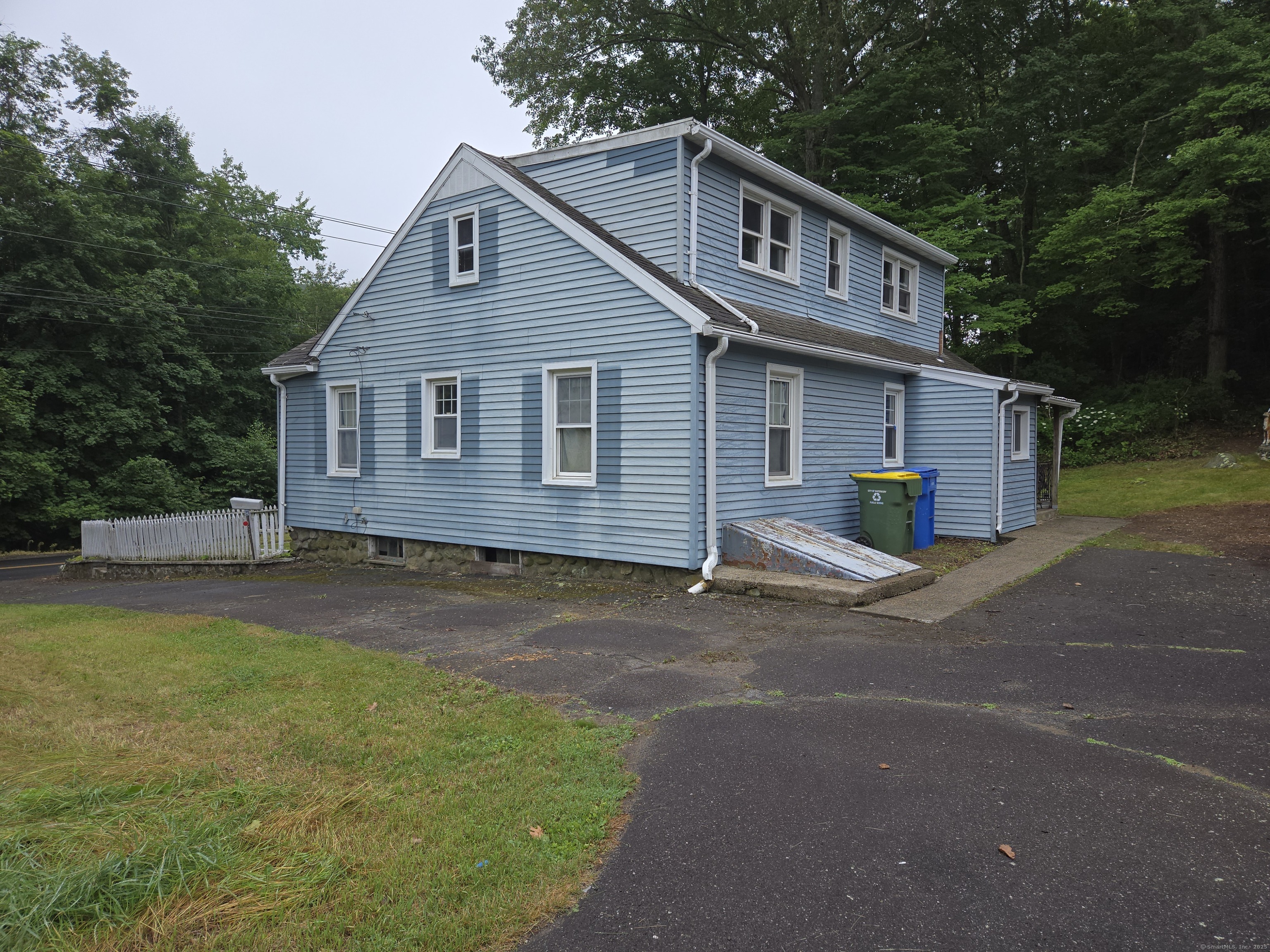 306 Spring Lake Road Waterbury CT 06706