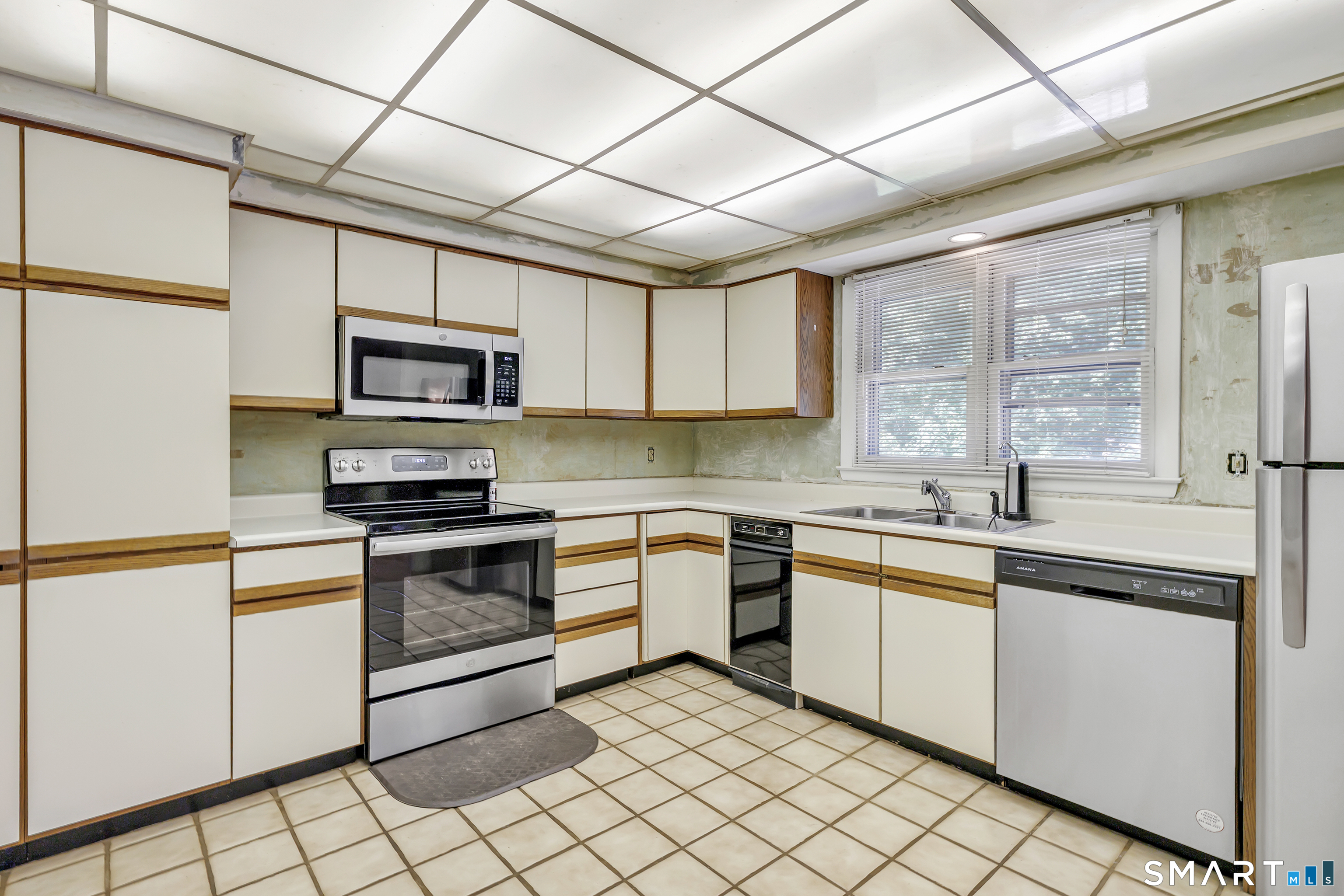 34 Belleview Drive Derby CT 06418