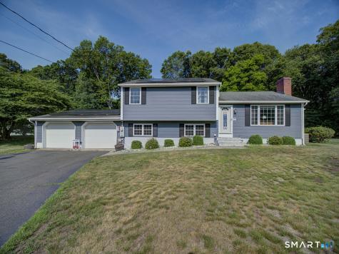 34 Roberta Road North Haven CT 06473