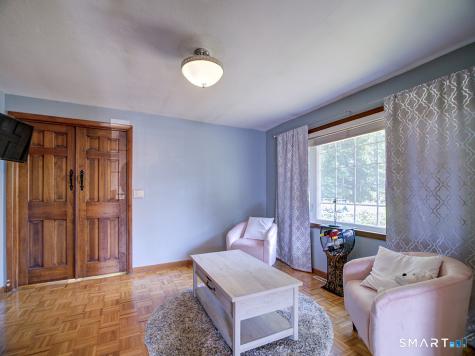 34 Roberta Road North Haven CT 06473