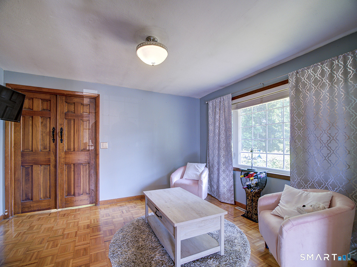 34 Roberta Road North Haven CT 06473