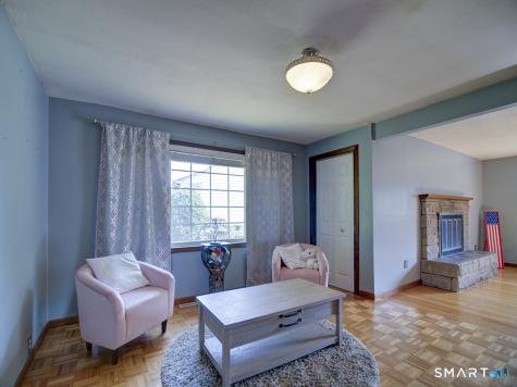 34 Roberta Road North Haven CT 06473