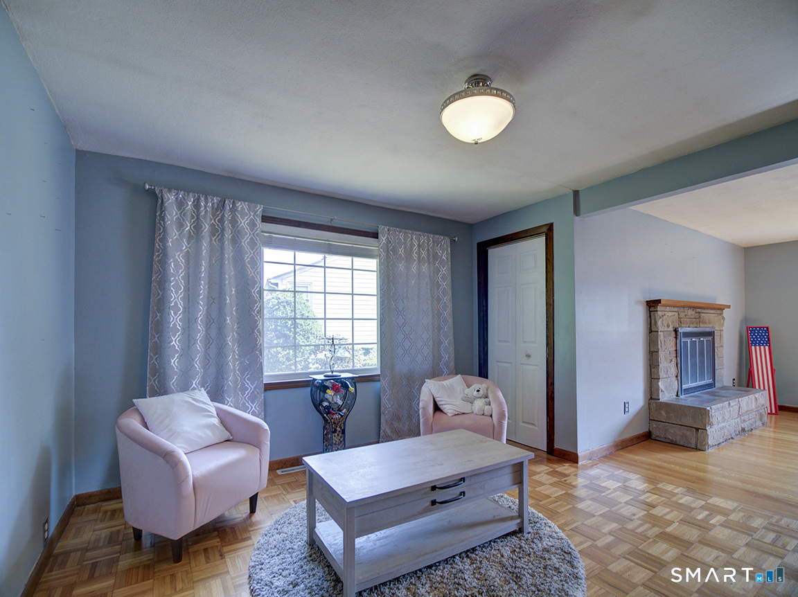34 Roberta Road North Haven CT 06473
