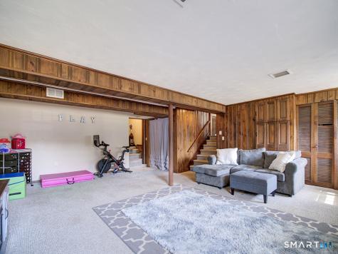 34 Roberta Road North Haven CT 06473