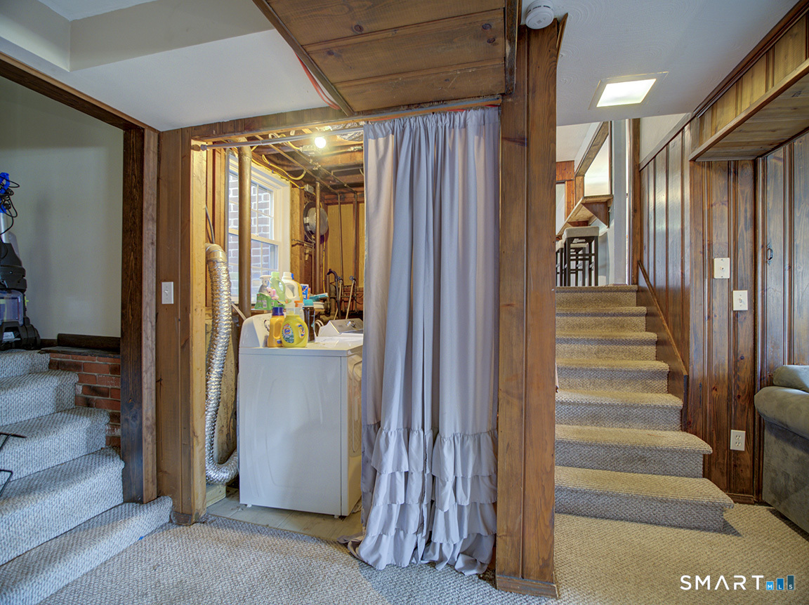 34 Roberta Road North Haven CT 06473